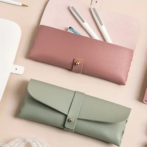 4d758bb9-af27-475e-a703-a264bb0dd620.webp 1pc Random Leather Pencil Case