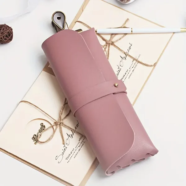 e8b3a17a-ca46-4027-8153-c517e04b2ad0.webp 1pc Random Leather Pencil Case